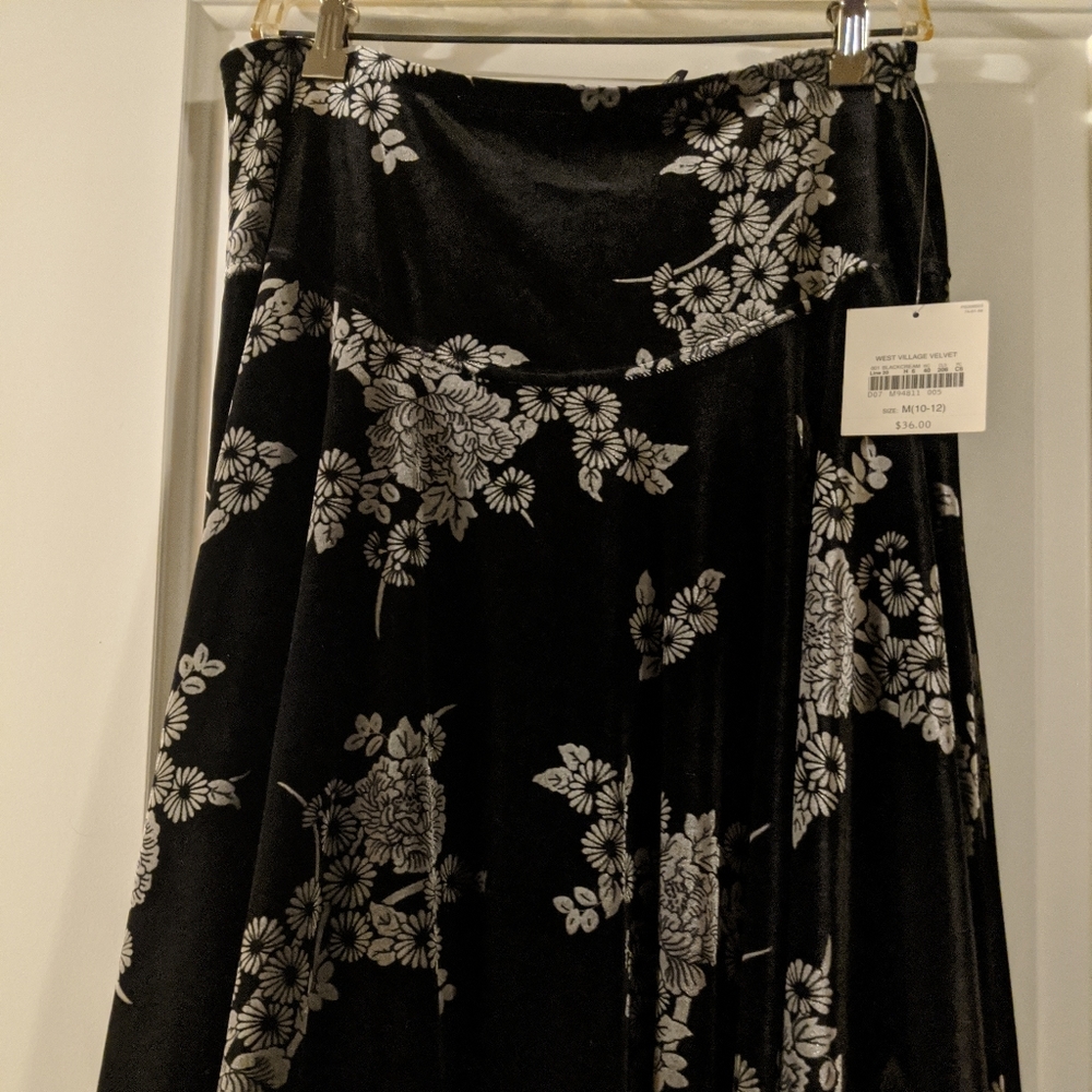 NWT Apostophe comfortable medium long skirt
